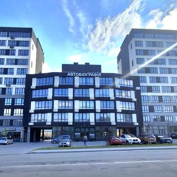 Сучасний житловий комплекс Автобіографія між висотками